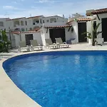 منتزه العطل Oura Beach البوفيرا