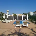 Oura Beach منتزه العطل البوفيرا