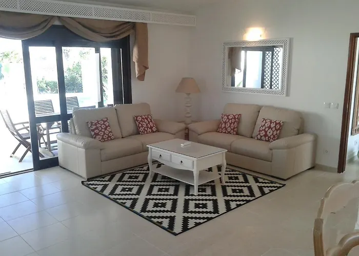 Oura Beach Αλμπουφέιρα