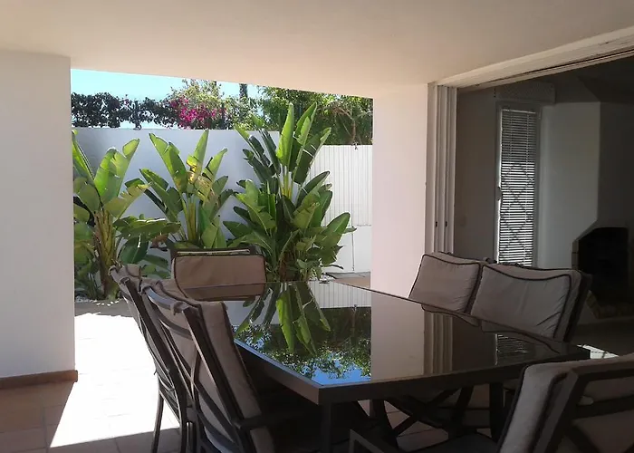 Oura Beach Πάρκο διακοπών *