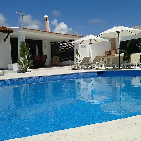 Oura Beach البوفيرا