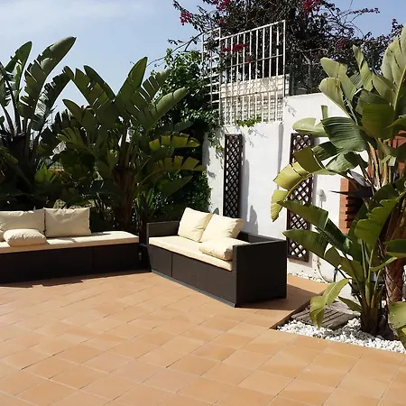 منتزه العطل Oura Beach *