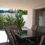 Oura Beach Tatil parkı *