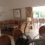 Tatil parkı Oura Beach *